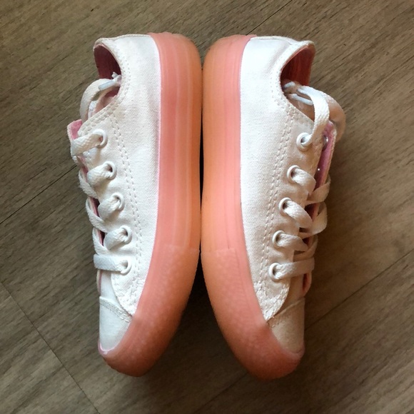 Converse (white with bubble gum bottom) - Picture 3 of 5
